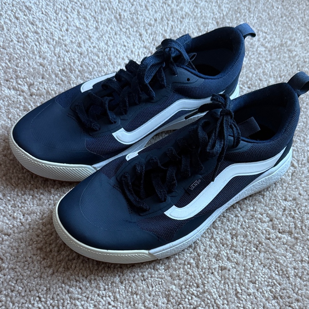 Vans Men's Navy and White Athletic Shoes